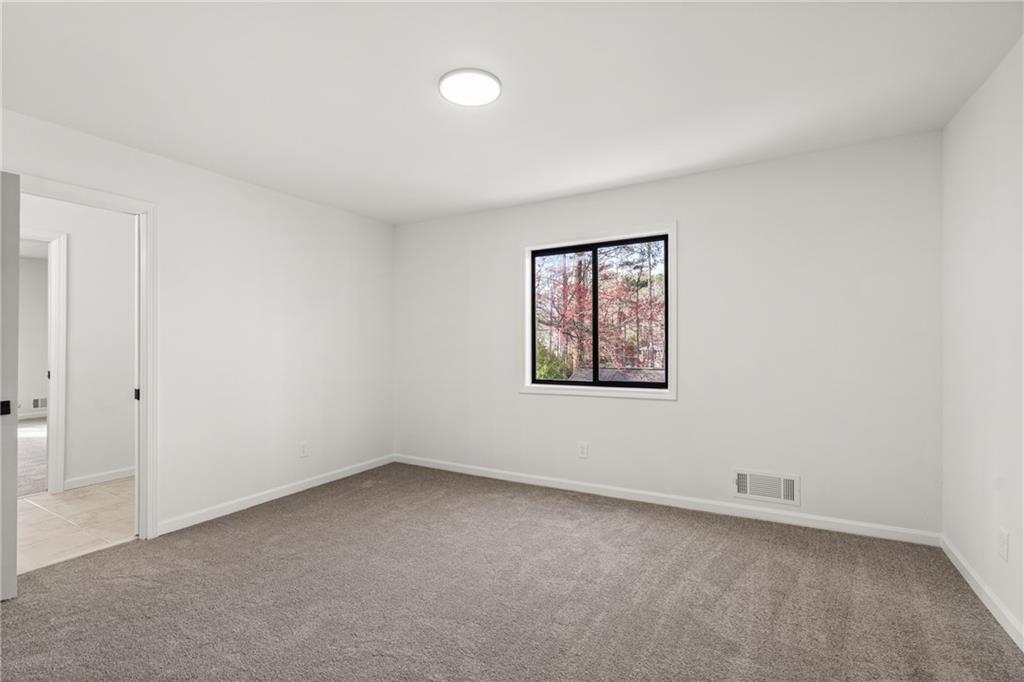 2626 Shadow Woods Circle NE