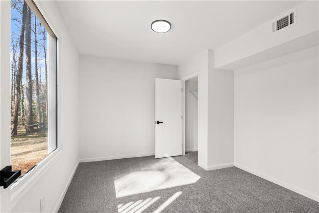 2626 Shadow Woods Circle NE