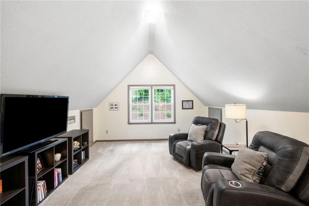 1945 Wenlok Trail NE