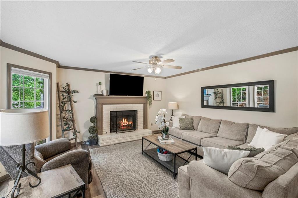 1945 Wenlok Trail NE