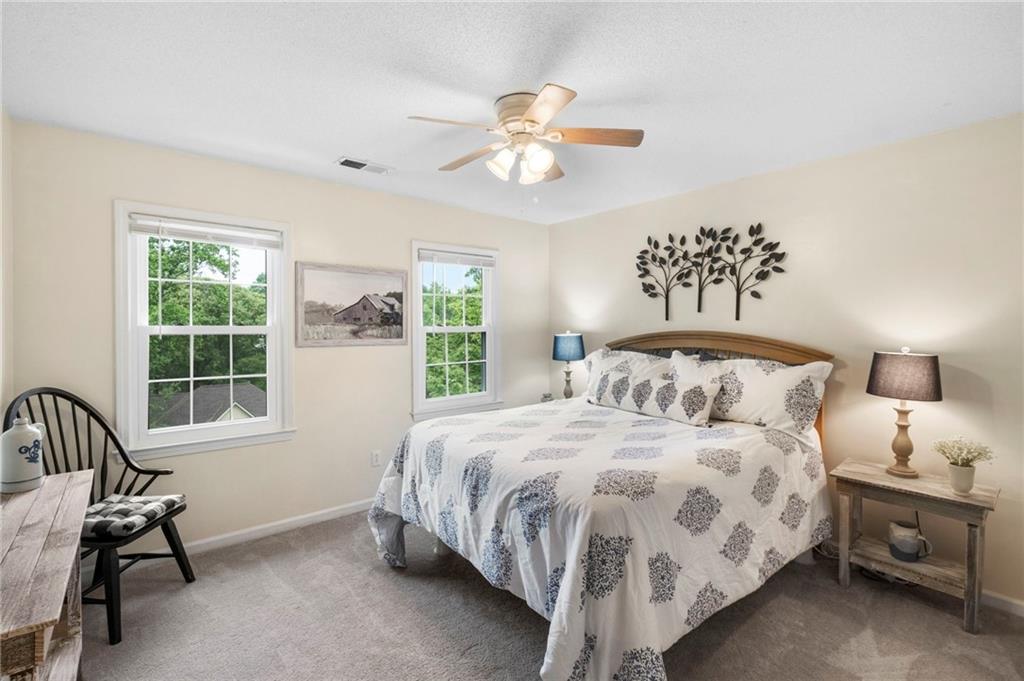 1945 Wenlok Trail NE