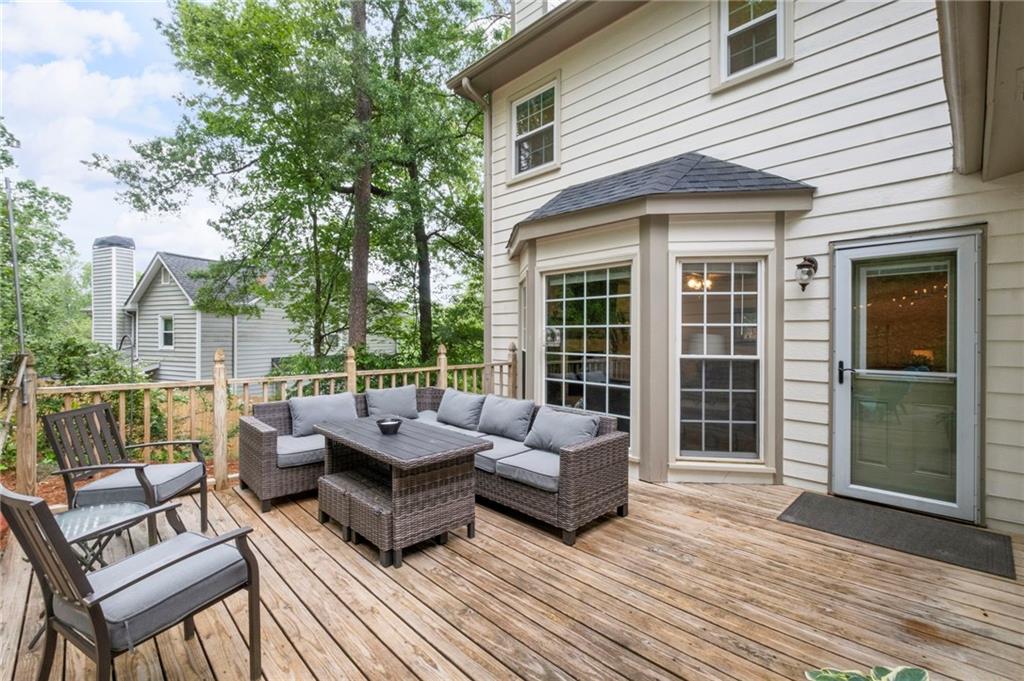 1945 Wenlok Trail NE