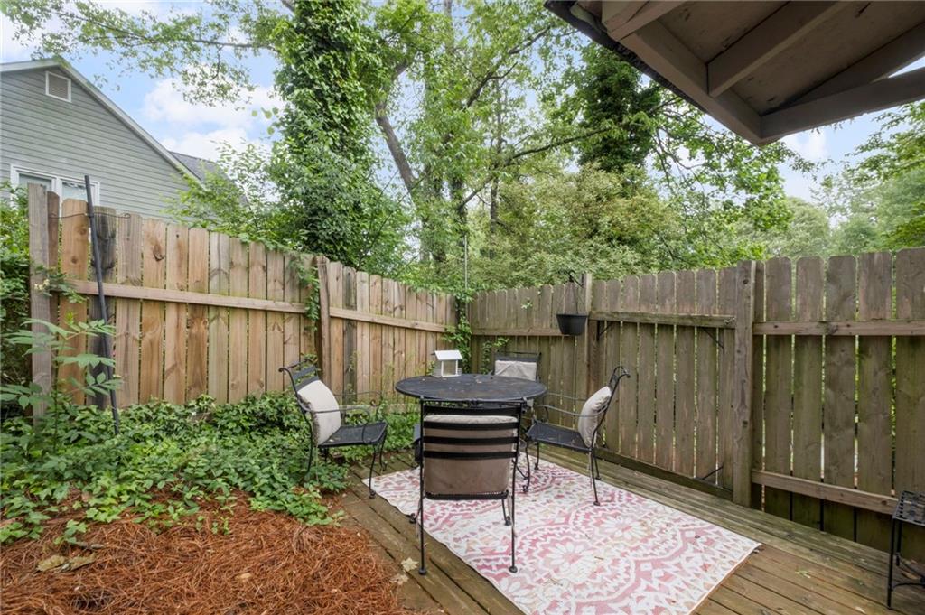 1945 Wenlok Trail NE