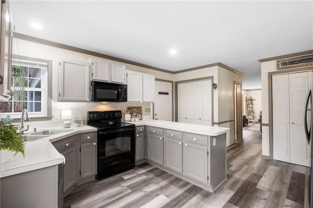 1945 Wenlok Trail NE