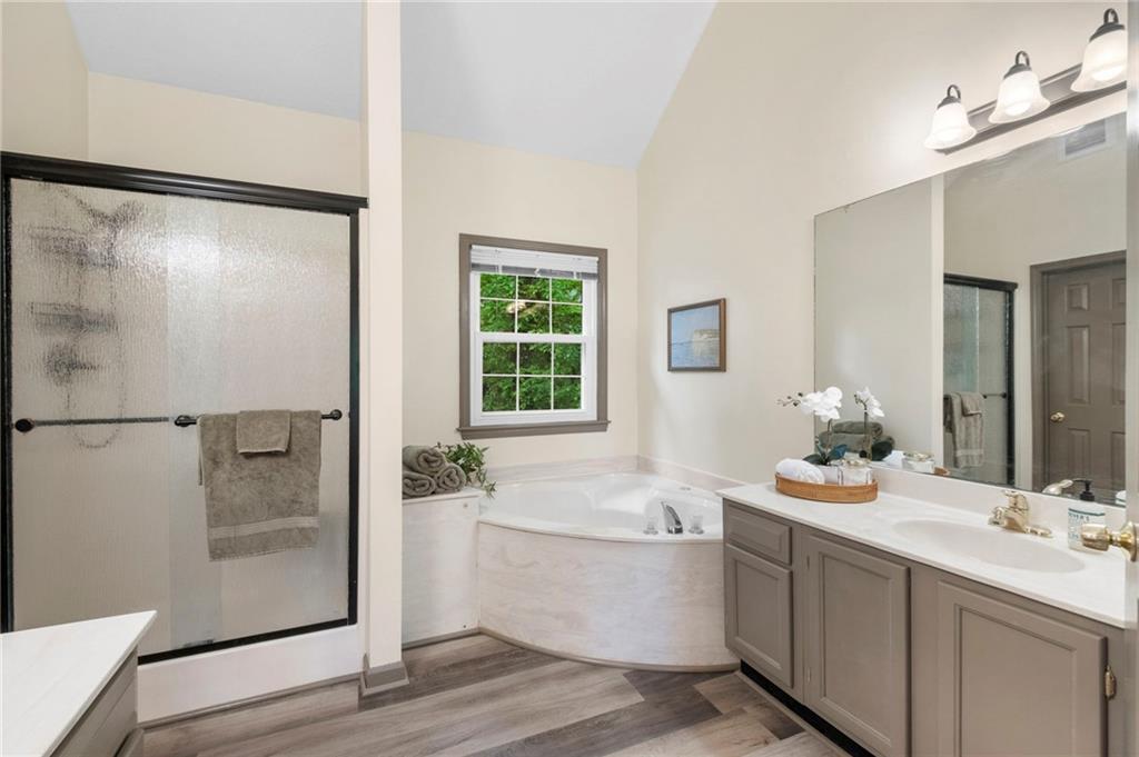 1945 Wenlok Trail NE