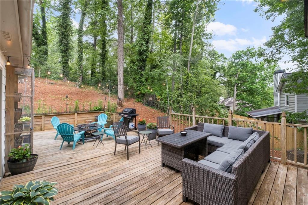 1945 Wenlok Trail NE