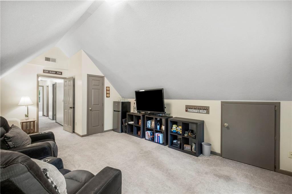 1945 Wenlok Trail NE