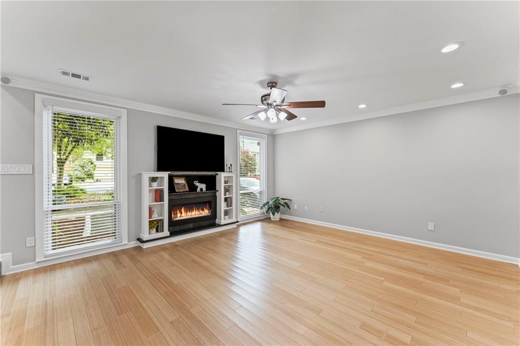 1088 Riverbend Club Drive SE