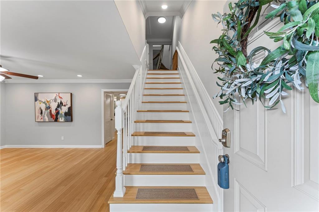 1088 Riverbend Club Drive SE