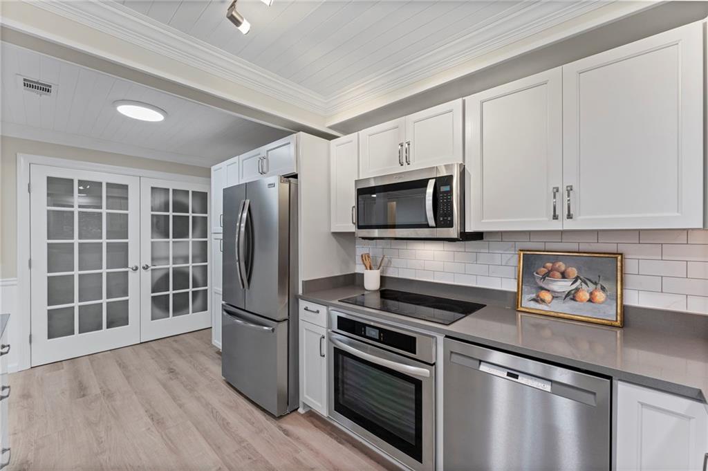 1088 Riverbend Club Drive SE