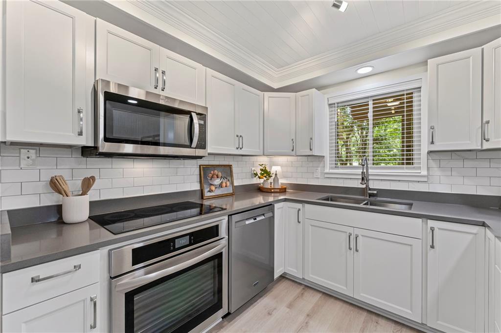 1088 Riverbend Club Drive SE