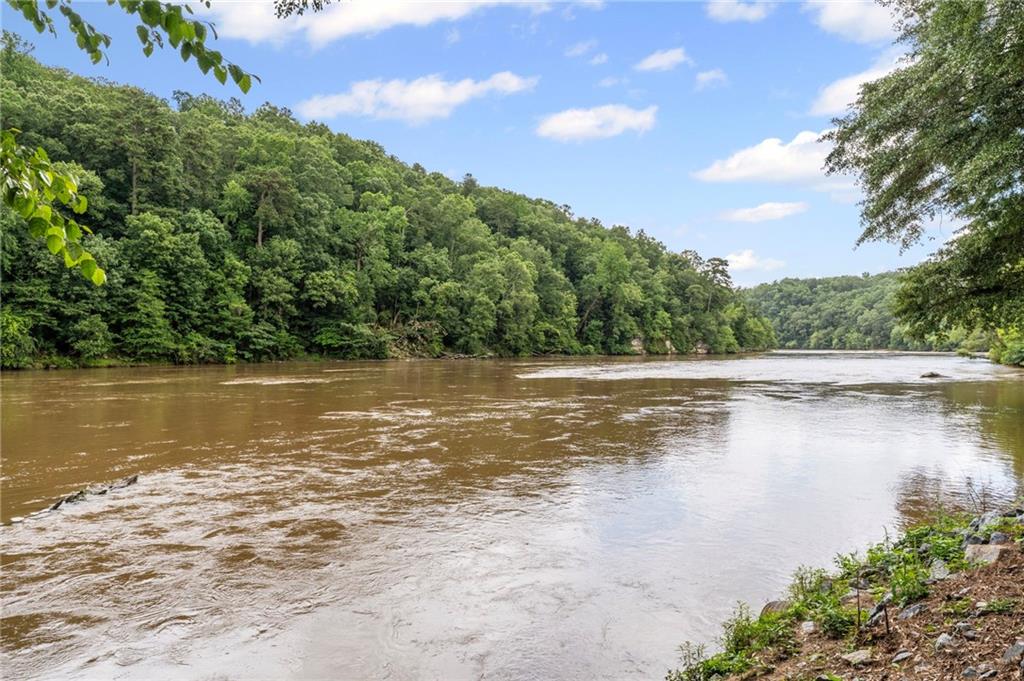 1088 Riverbend Club Drive SE