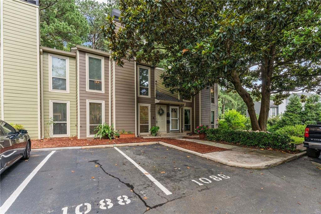 1088 Riverbend Club Drive SE