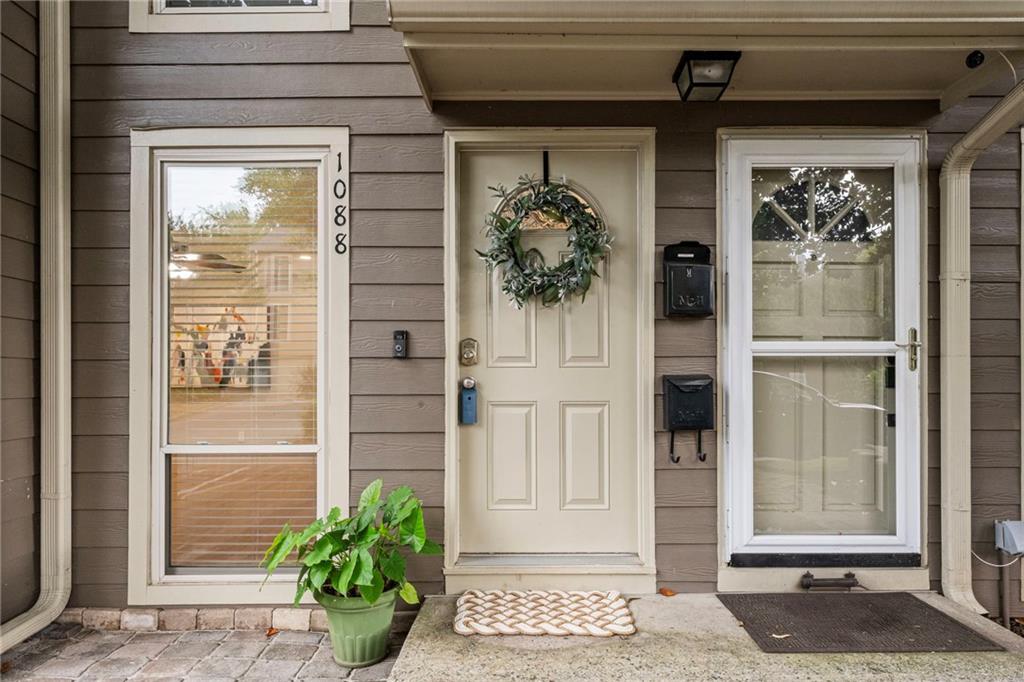 1088 Riverbend Club Drive SE