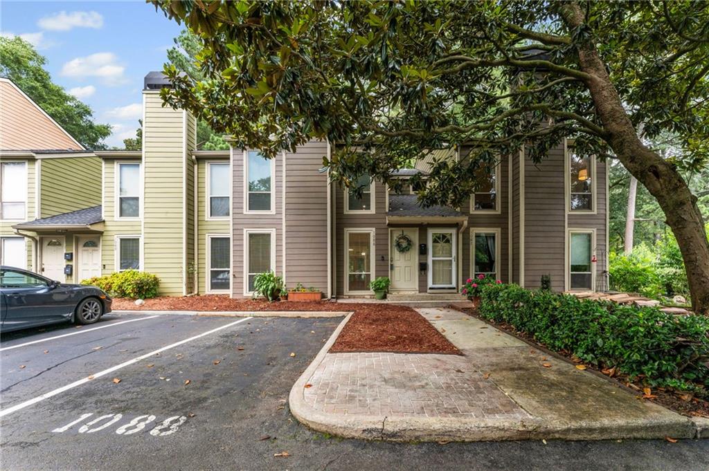 1088 Riverbend Club Drive SE