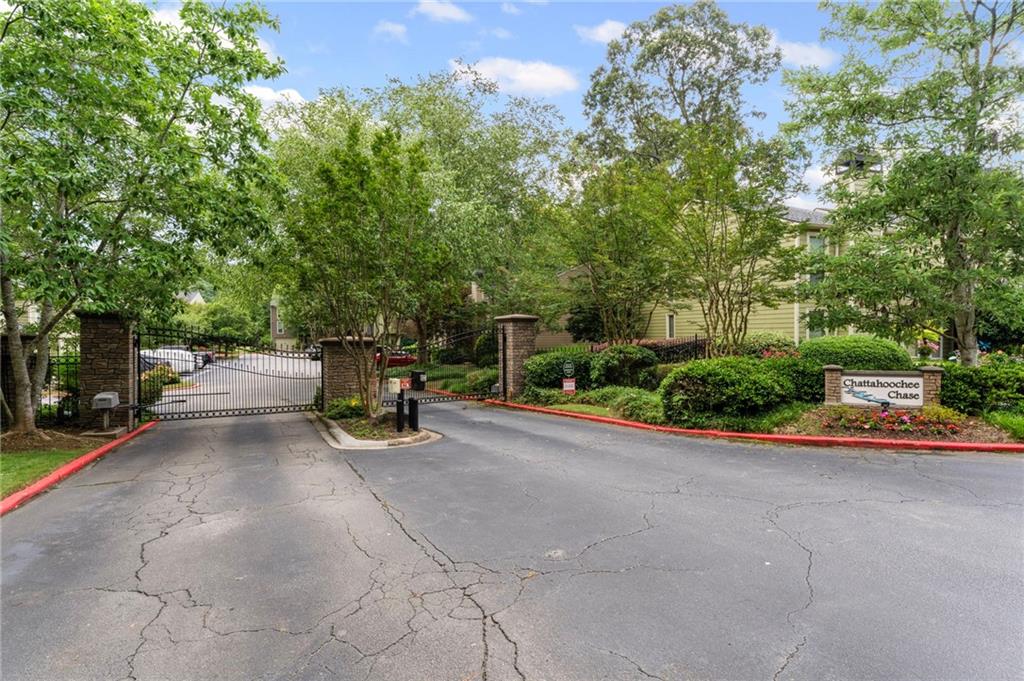 1088 Riverbend Club Drive SE