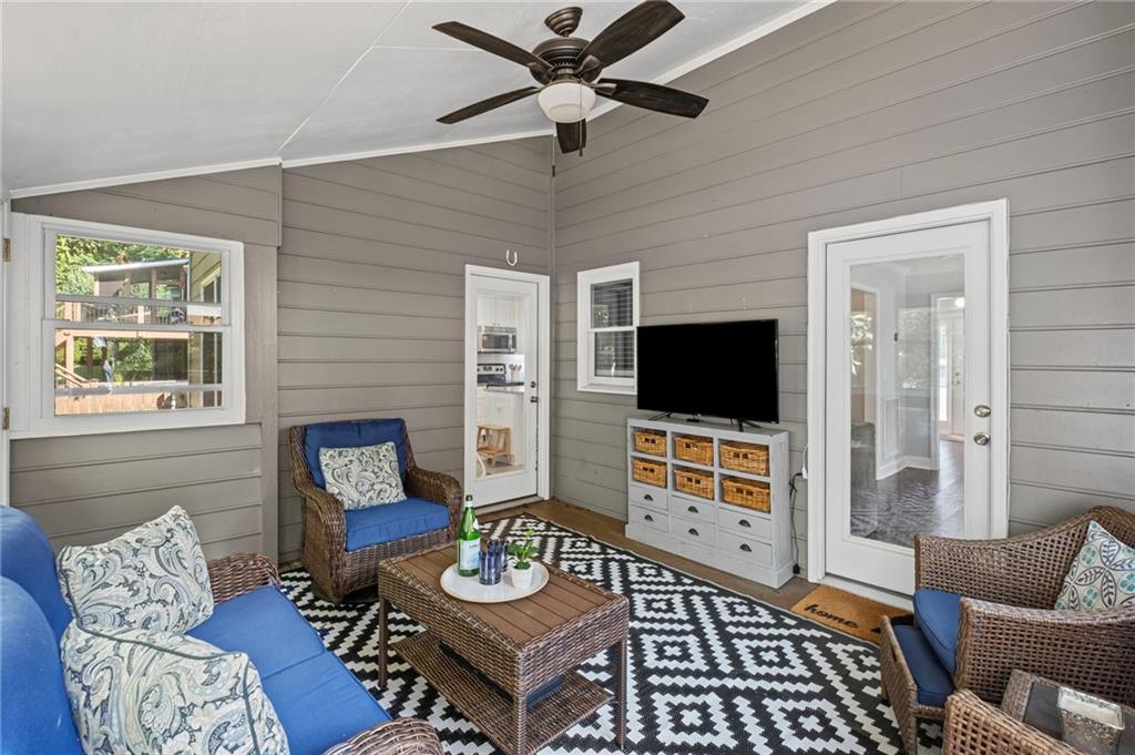 1811 Tilliewood Trail NE