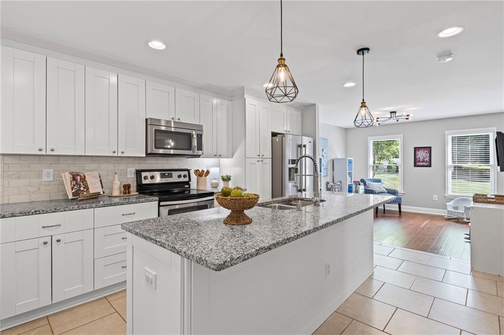 1811 Tilliewood Trail NE