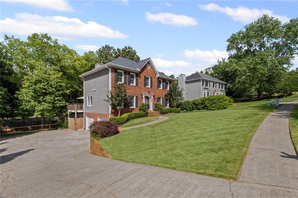 1811 Tilliewood Trail NE