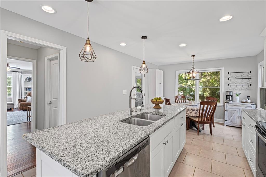 1811 Tilliewood Trail NE