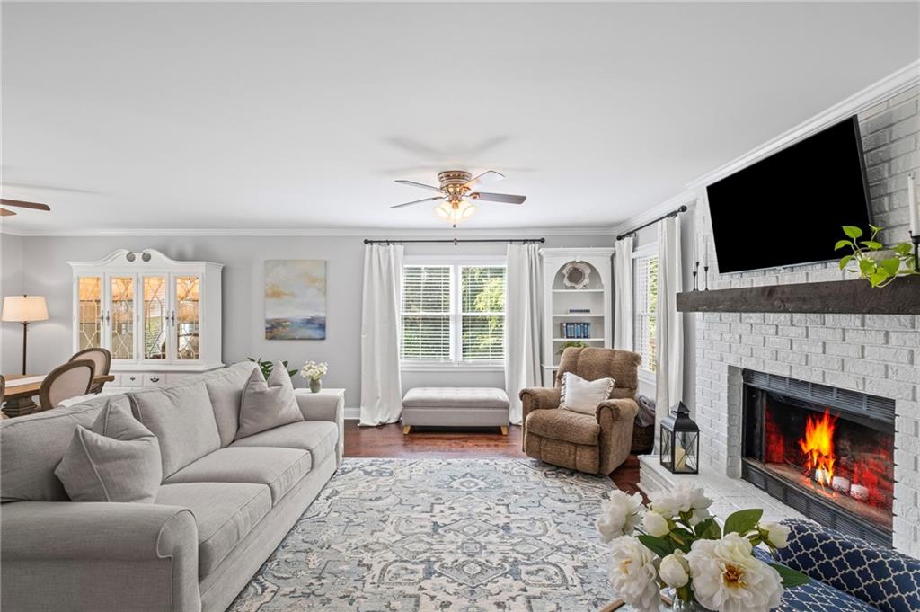 1811 Tilliewood Trail NE