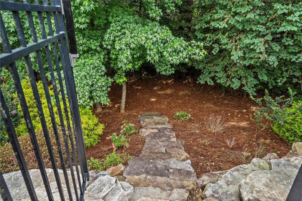 134 Lakestone Parkway