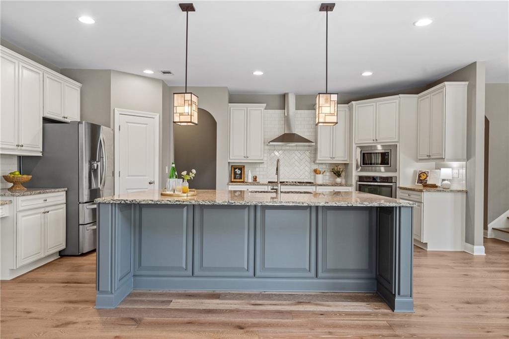 134 Lakestone Parkway