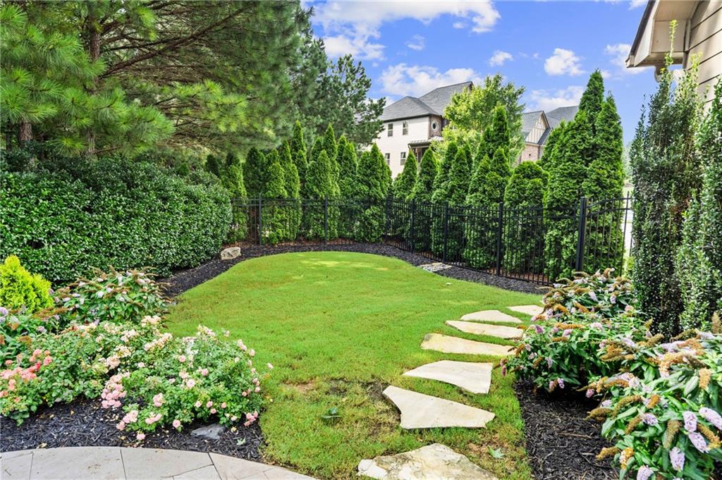 134 Lakestone Parkway