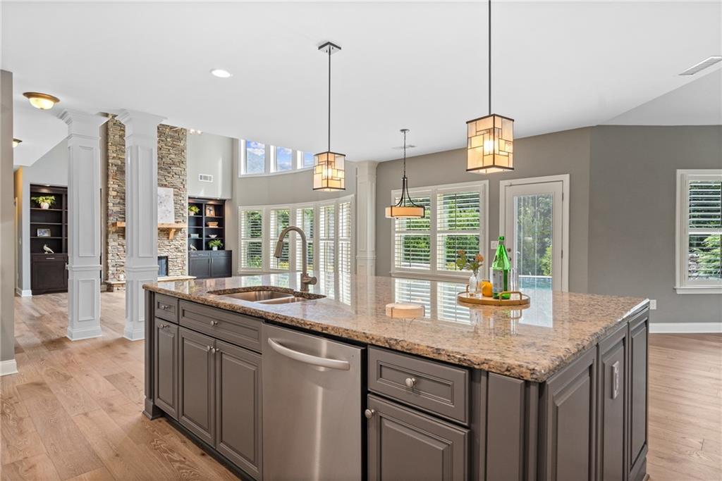 134 Lakestone Parkway