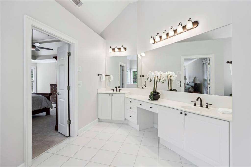 470 W Magnolia Circle