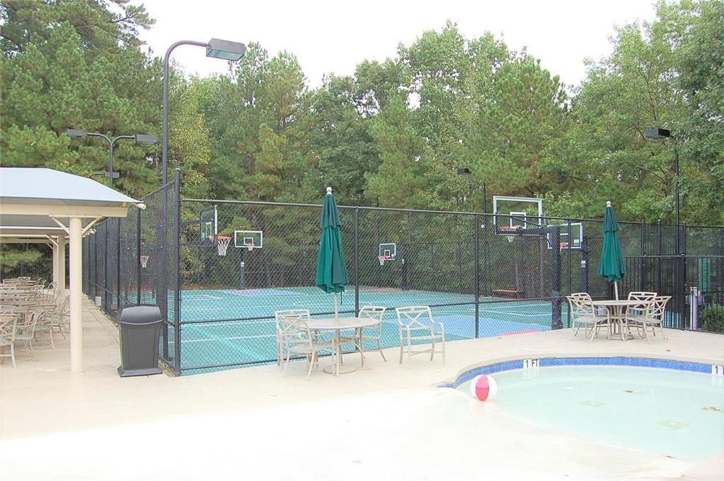 470 W Magnolia Circle