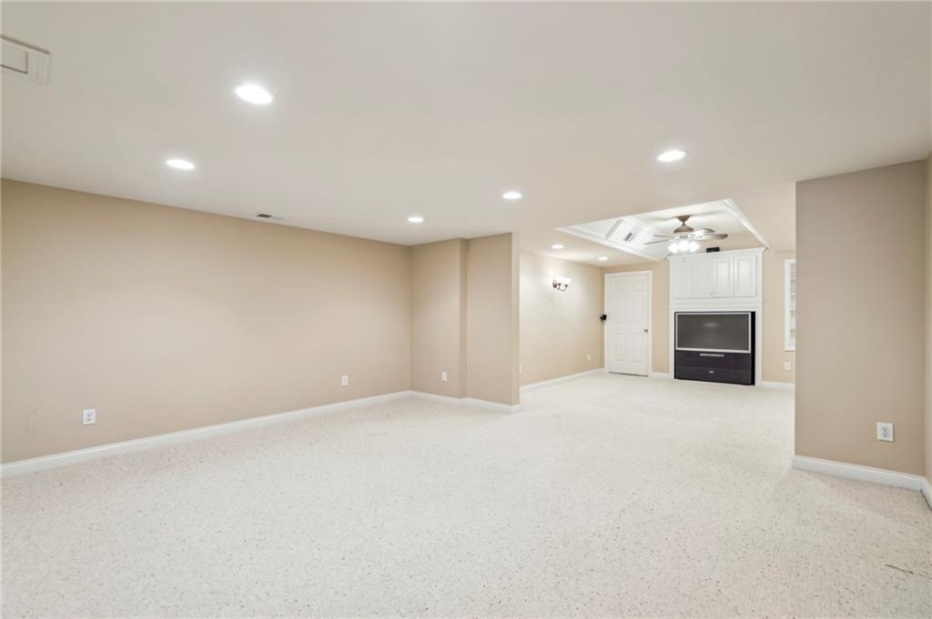 5605 Preserve Circle