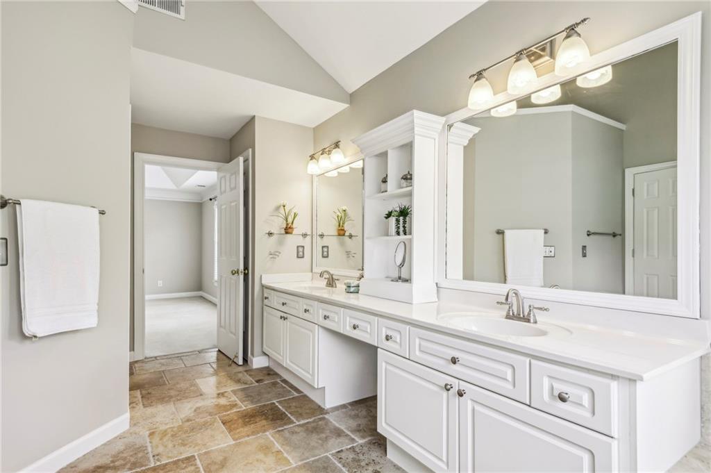 5605 Preserve Circle