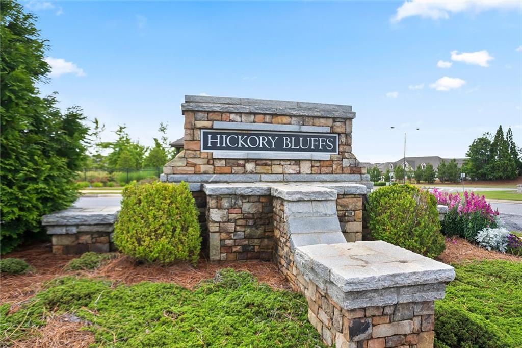 169 Hickory Bluffs Parkway