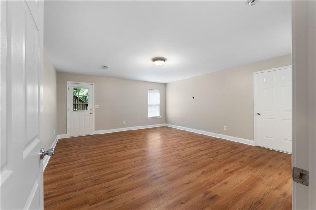 12 Isabella Court NE