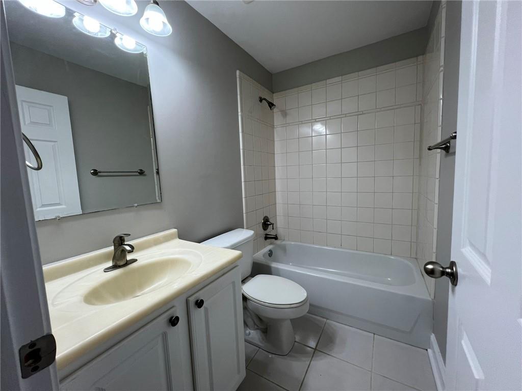 12 Isabella Court NE