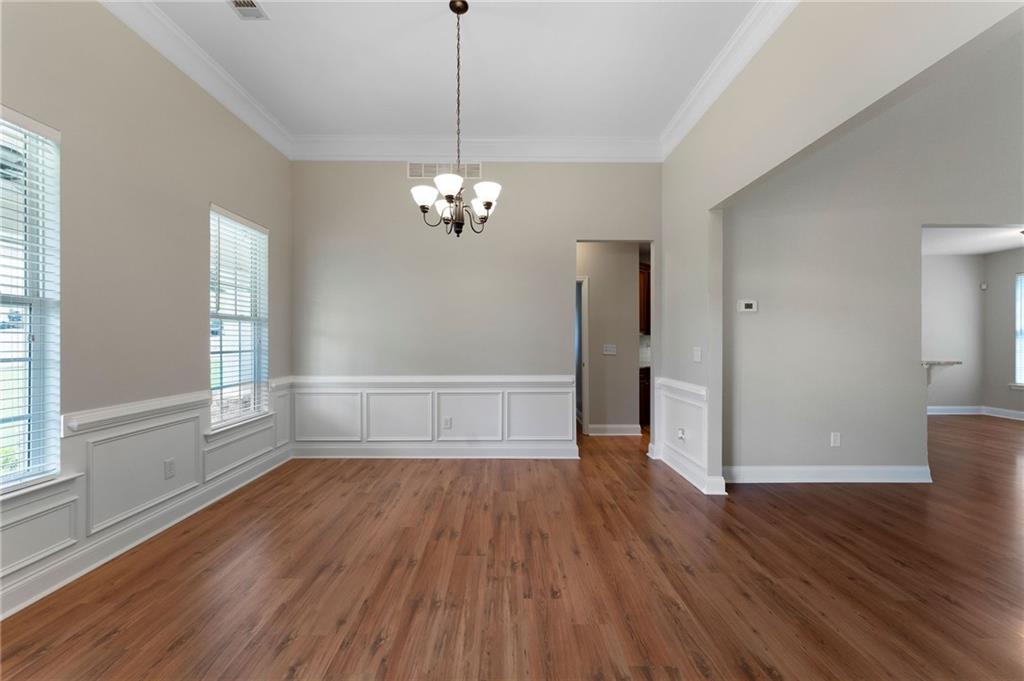 12 Isabella Court NE