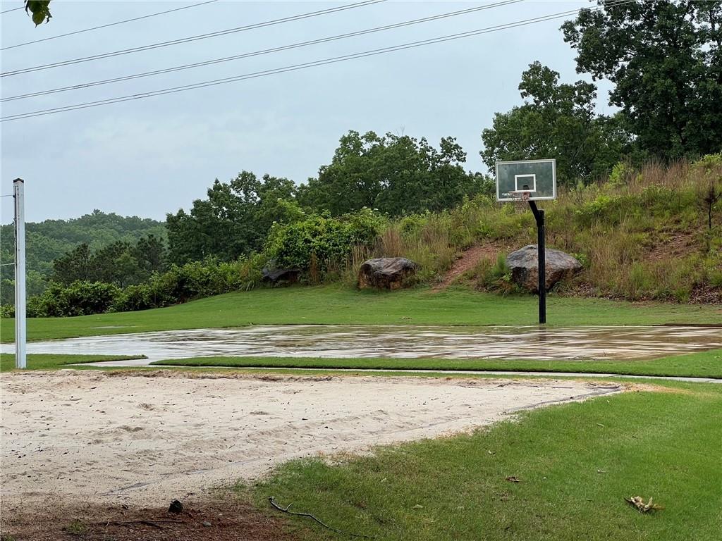 12 Isabella Court NE