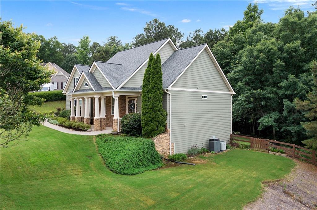 12 Isabella Court NE