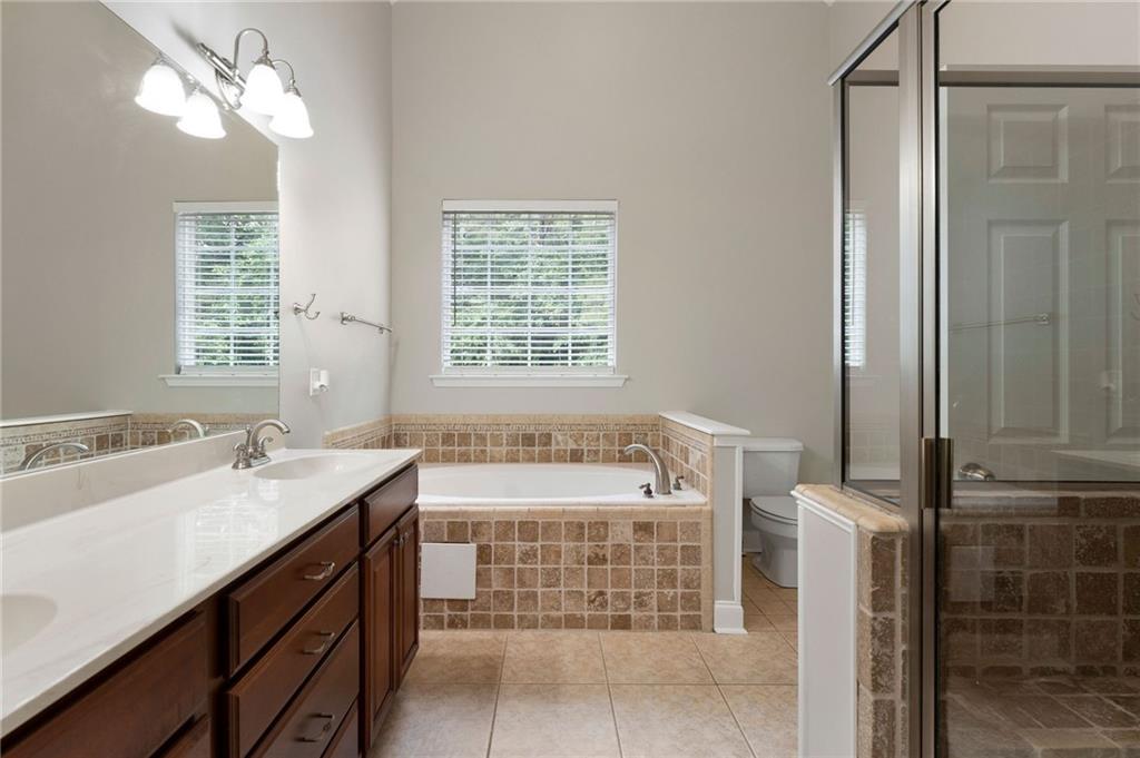 12 Isabella Court NE