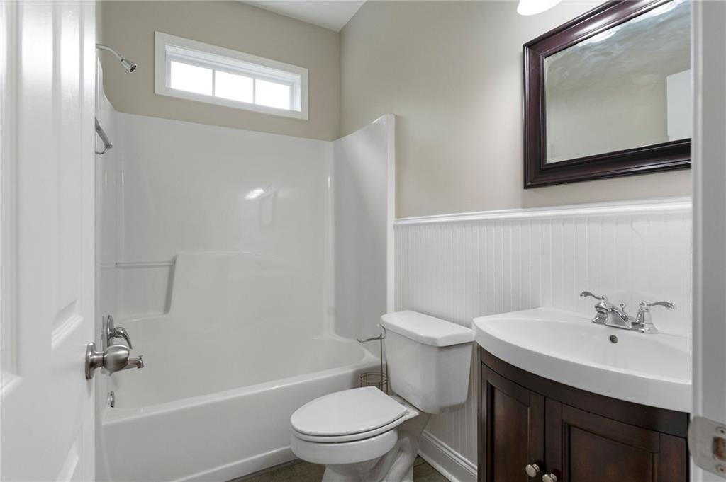 12 Isabella Court NE