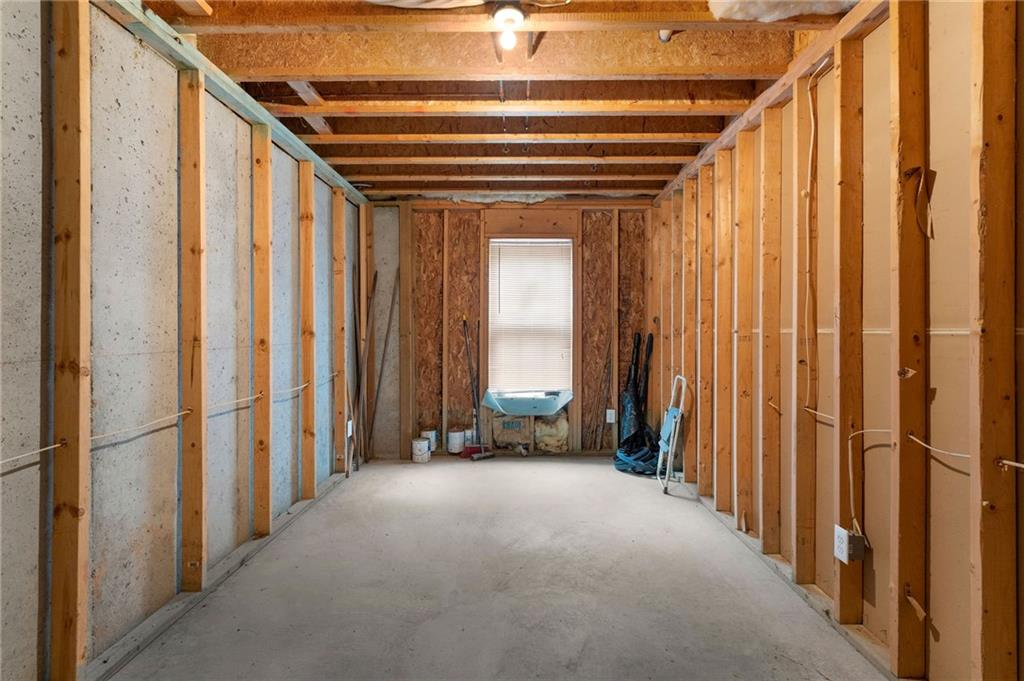 12 Isabella Court NE