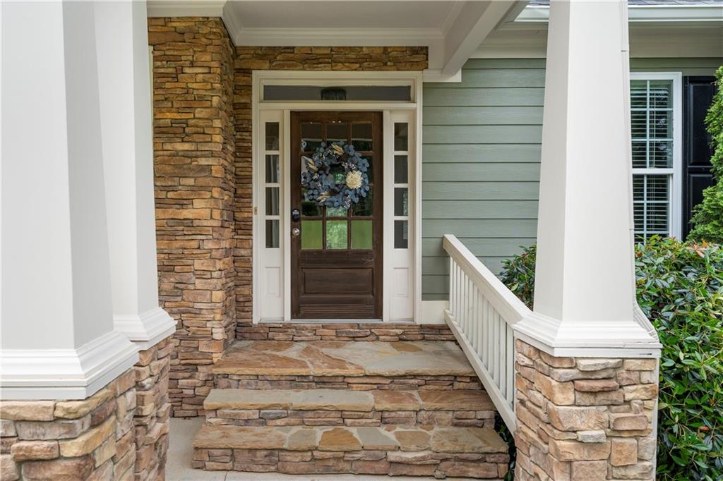 12 Isabella Court NE