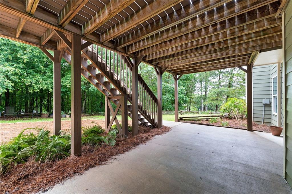 12 Isabella Court NE