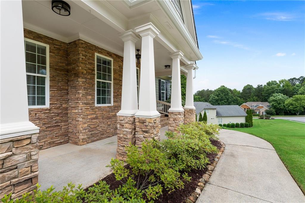 12 Isabella Court NE