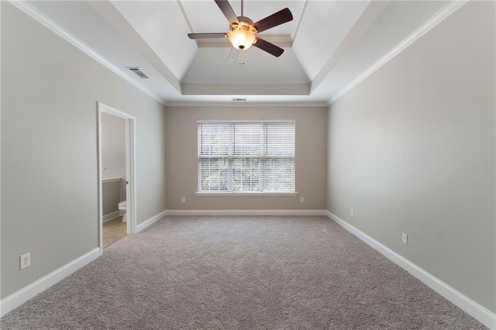 12 Isabella Court NE