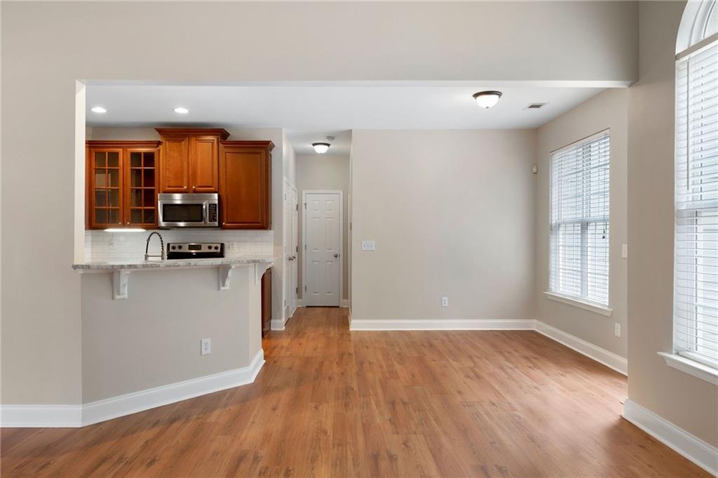 12 Isabella Court NE