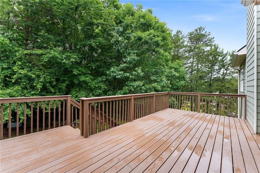 12 Isabella Court NE