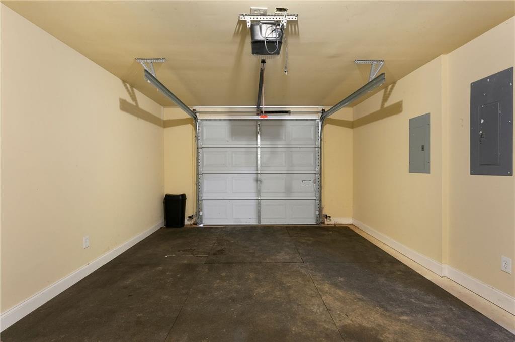 12 Isabella Court NE