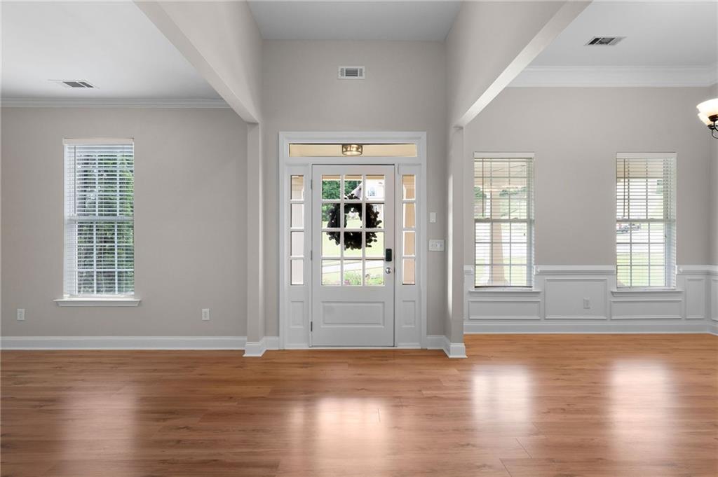 12 Isabella Court NE